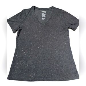 3️⃣for2️⃣5️⃣Dark grey vneck sparkly tshirt celebrate together her size medium